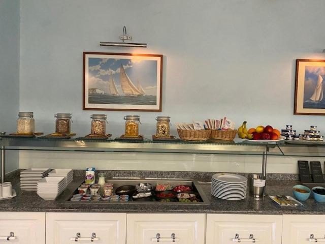 Holiday Hotel Yachtsport Resort Lago Maggiore Brissago Εξωτερικό φωτογραφία